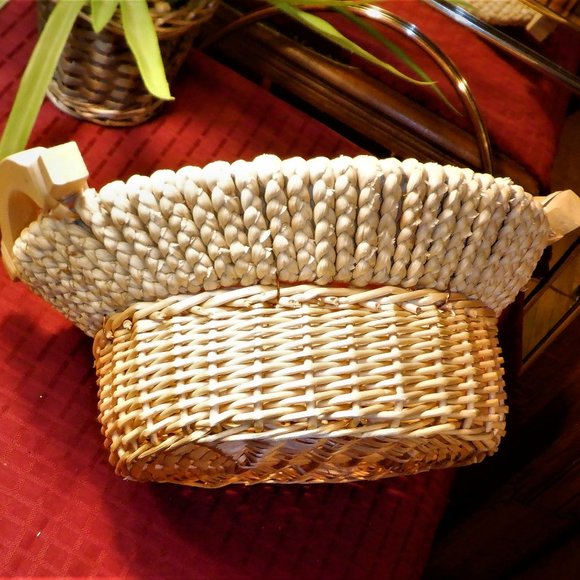 Ideal ~~~ BASKET ~~~ Strong, Useful, Paintable - Picture 3 of 3